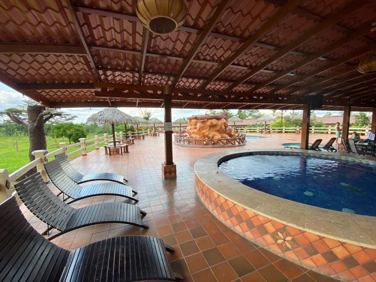 Hotel La Pradera Del Arenal ラ・フォルトゥナ エクステリア 写真